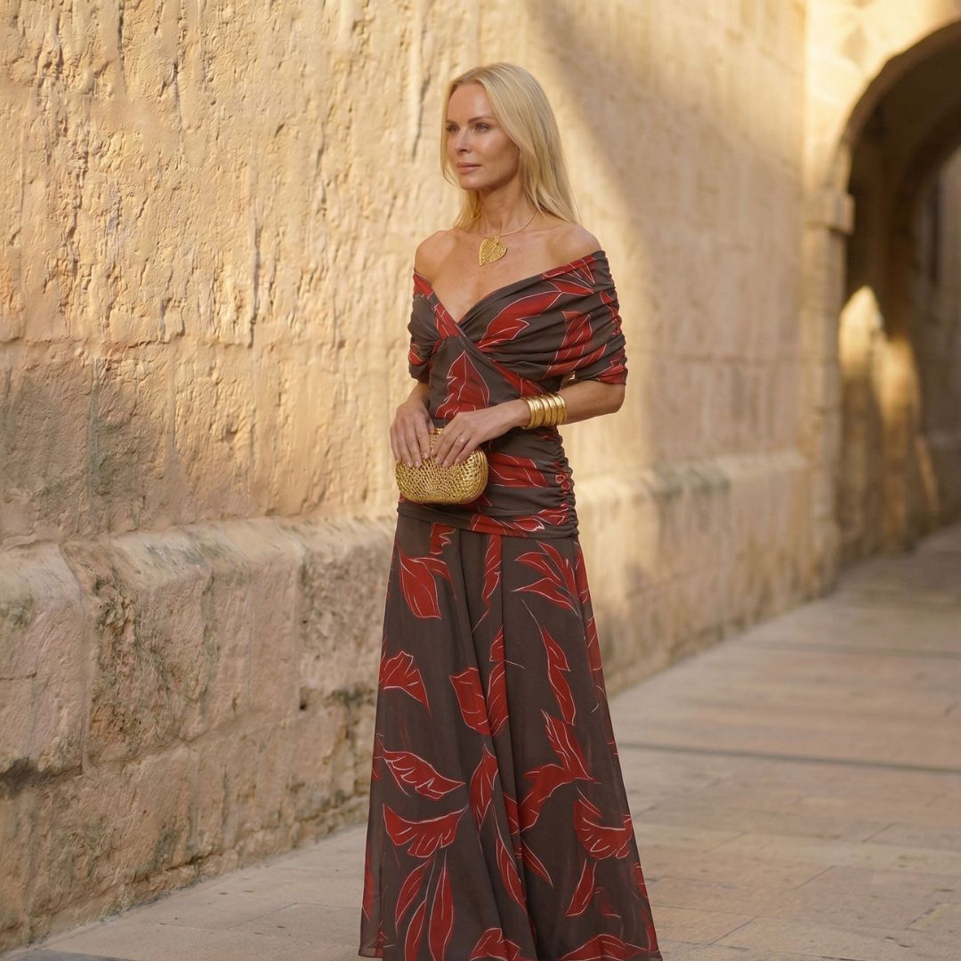 נורית | שמלה אדומה אלגנטית עם עלים